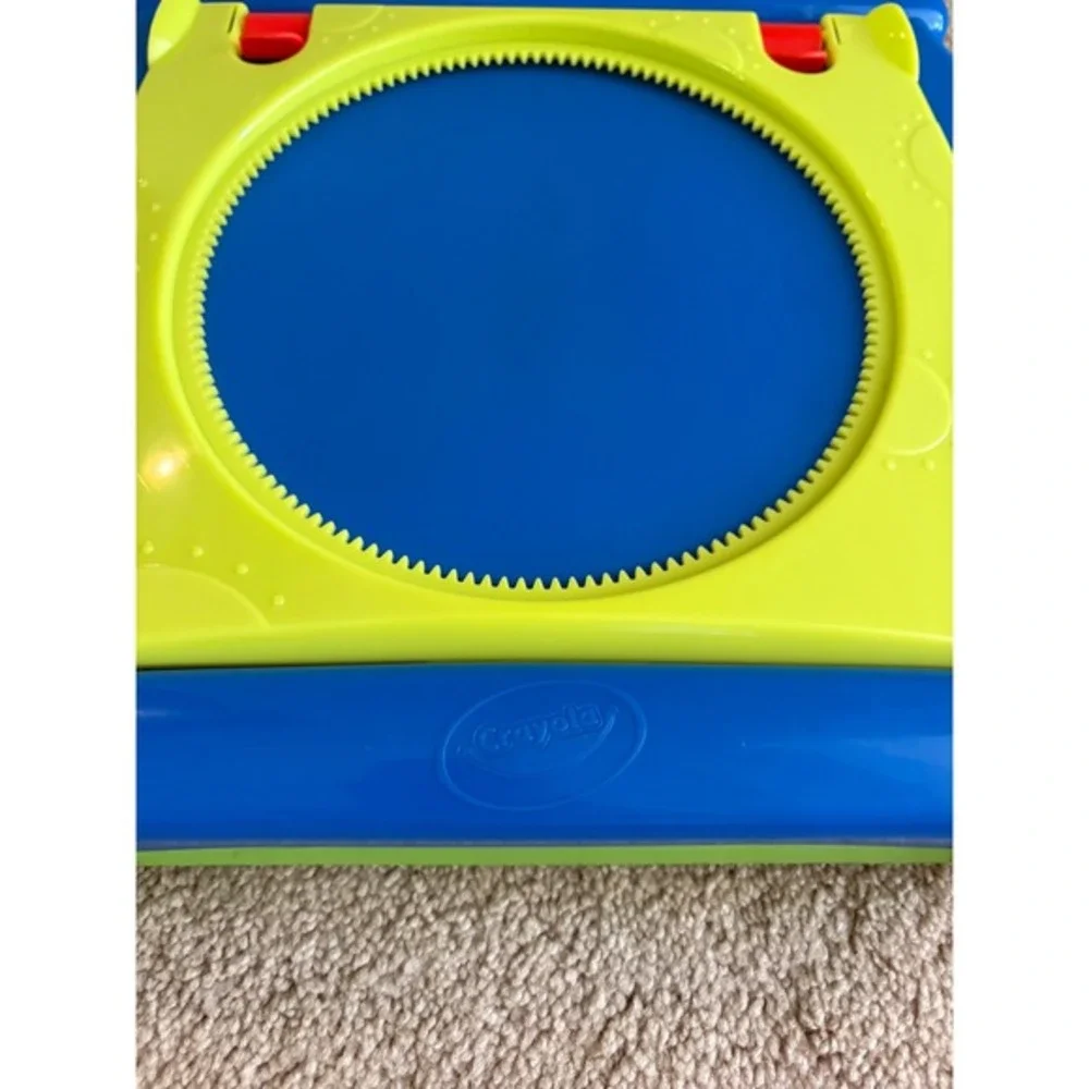Crayola Easel‎ Art Case Board with Stencils Stamps Activity Travel Kids